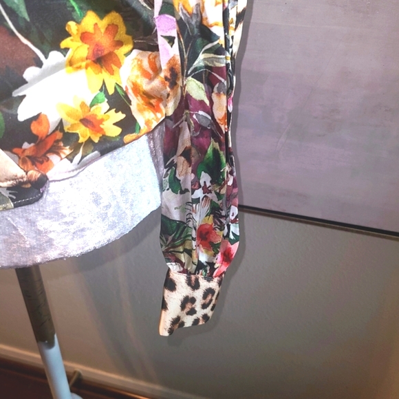 GENERATION LOVE / WOMEN /TOPS / BLOUSESGENERATIONLOVEKENZIE WRAP TOP - FLORA - Picture 4 of 10